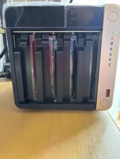 QNAP TS-464-8G, SSD 1TBx2, HDD 4TBx4