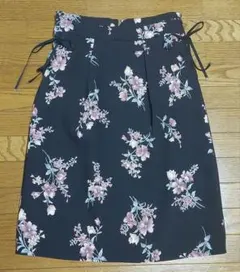 花柄タイトスカート　ブラック　Mサイズ