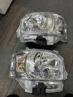 ハイエース　スーパーGL　新車外し　純正LEDヘッドランプ 左右セットのサムネイル