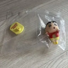 新品未開封　クレヨンしんちゃん　くっつきマスコット　しんちゃん