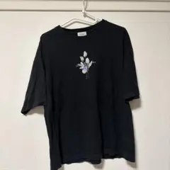JUNRED フラワーグラフィック Tシャツ ブラックのサムネイル