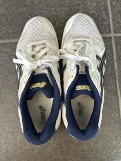 アシックス　スニーカー　24.5センチ