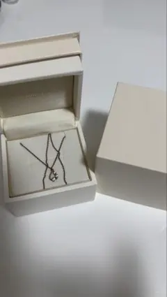 サマンサティアラ　ネックレス