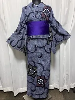 イチゴシェイク。有松鳴海総絞り花柄 浴衣のみ 紺色　丈156±5 シミ無し イチゴシェイク様専用。有松鳴海総絞り花柄 浴衣のみ 紺色 丈156±5
