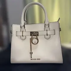 MICHAEL KORS 鍵付きホワイトハンドバッグ