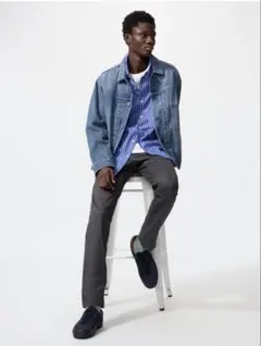 現行モデル UNIQLO スリムフィットチノ グレー W82のサムネイル