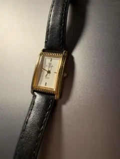 ⭐️美品　Givenchy腕時計 ゴールド ブラックのサムネイル