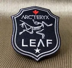 ARC'TERYX LEAF シールド型 ワッペン 刺繍 ブラックベルクロのサムネイル