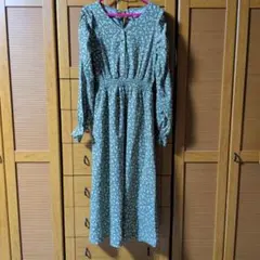 オリーブグリーン フラワープリント ワンピース