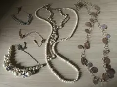 パールとビジューのネックレスセット