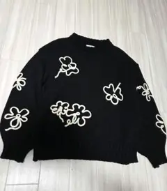 mily bilet ブラック 花柄刺繍 セーター