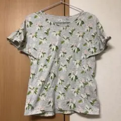 花柄フリル袖グレーTシャツ