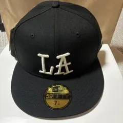 New Era 59FIFTY LA ブラックキャップ 7 1/4のサムネイル