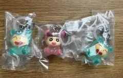 【未開封】クレヨンしんちゃん めじるしアクセサリー みんなでくまパジャマ ガチャ