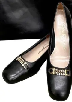 Salvatore Ferragamo ブラックパンプス