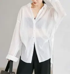 【新品・タグ付き】Plageのfluffy sheer シャツ 2のサムネイル