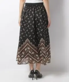 アルアバイルの【LOULOU WILLOUGHBY】シェブロンフラワースカート