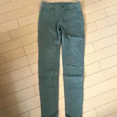 UNIQLO カーキスキニーパンツ