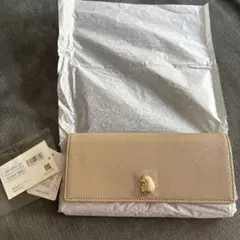 ハリネズミ金具付きベージュ長財布