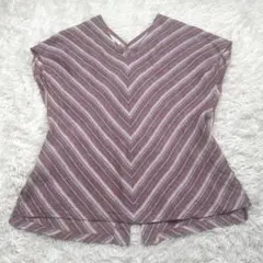 【美品】23区 LIBECO リネン100% ストライプ Vネックブラウス 38のサムネイル