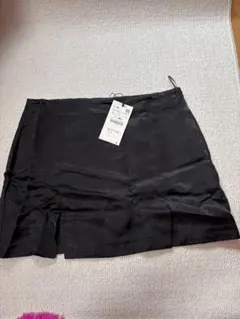 ZARA新品サテン ミニスカート 黒 フレア