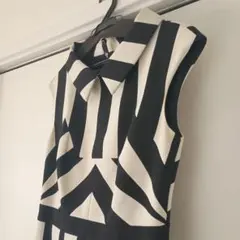 カレンミレン　ノースリーブひざ丈ワンピース 白黒ストライプ