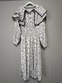 フラワープリント長袖ワンピース