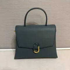 charles & keith ストーンエンベリッシュドフロントフラップバッグ