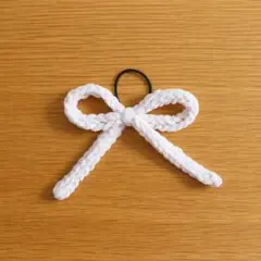 【ベビー・キッズ】ラメ入りモール糸 リボンヘアゴム ホワイト