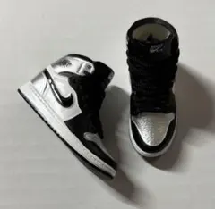 1/6 スケールのエアジョーダンっぽいのスニーカーフィギュア　シルバー　ブラック