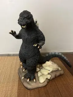 unifive 東宝怪獣シリーズ 巨大リアルフィギュア ゴジラ - メルカリ