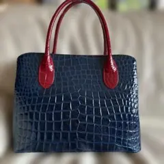 ネイビーとレッドのクロコダイル風ハンドバッグ