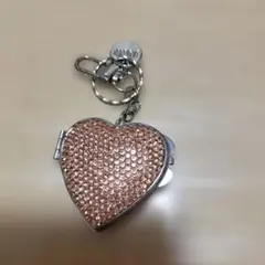 Item thumbnail for item 282c439b-e29b-4b62-82ac-5901d30d80bc