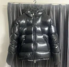 ZARA フード付き光沢ブラックダウンジャケット