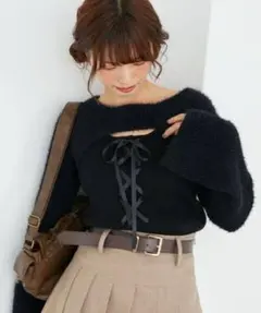 デコルテオープンレースアップニット