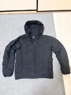 UNIQLO シームレスダウンパーカー ブラックのサムネイル