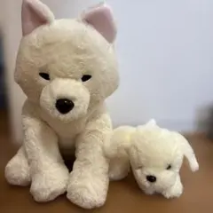 くったりあきたいぬ　と　小さい犬　ぬいぐるみのサムネイル