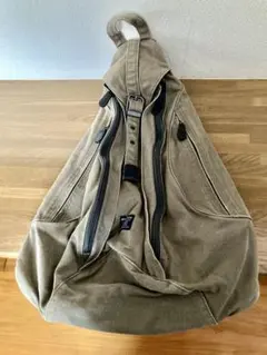 訳あり　AVIREX アヴィレックス ワンショルダーバッグ ボディバッグ カーキ