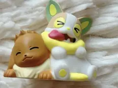 ワンパチイーブイ指人形　フィギュア　ソフビ　寄り添いくっつき　ポケモンキッズ