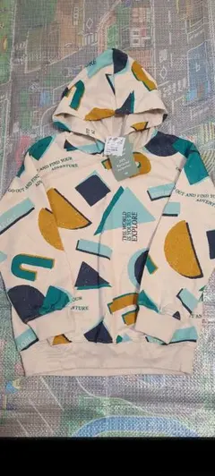 【新品タグ付き】H&M 裏起毛パーカー 130㎝