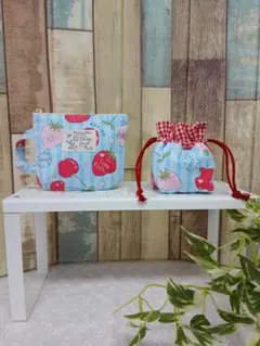 かわいいフルーツ柄のミニ巾着とポーチ　ハンドメイド