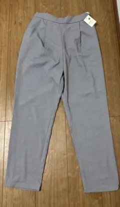 値下☆新品タグ付☆アース　ミュージック&エコロジー　ストレッチ　テーパードパンツ
