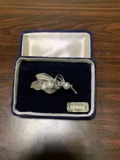 パール風 ブローチ｜シルバーカラー｜本真珠保証ケース付き（詳細不明）