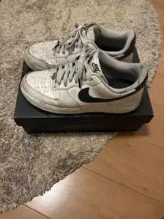 NIKE AIR FORCE 1 ホワイト ブラック スニーカー