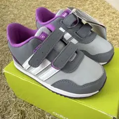 adidas グレー/パープル スニーカー