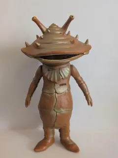 カネゴン 1983 ウルトラマンシリーズ 怪獣フィギュア - メルカリ