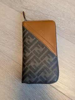 FENDI フェンディ ダイアゴナル ズッカ ラウンドジップ 長財布