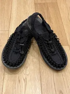 中古品★KEEN UNEEK サンダル ブラックのサムネイル
