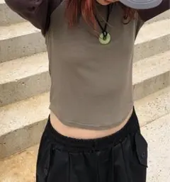 オリーブグリーン/ダークブラウン Tシャツ