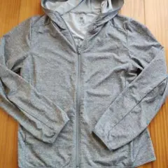 UNIQLO フード付きジップアップパーカー 140